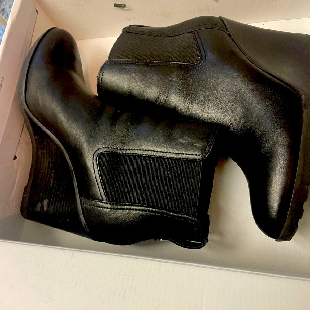 Aldo wedge booties 2 times wore them